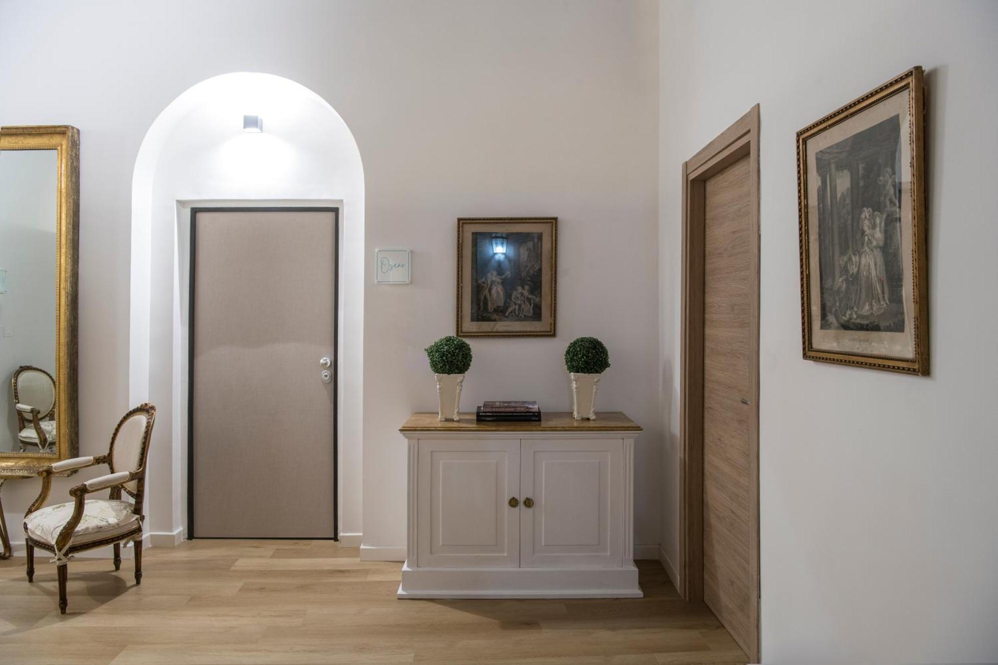 La Casa Di Nelly Boutique Apartment Napoli Bagian luar foto
