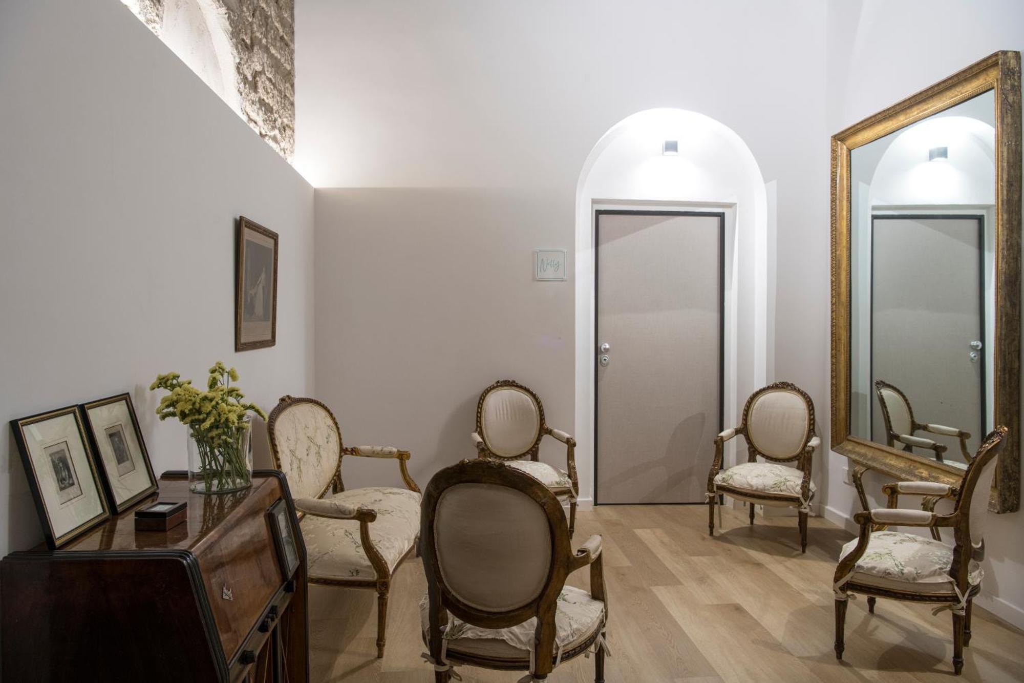La Casa Di Nelly Boutique Apartment Napoli Bagian luar foto